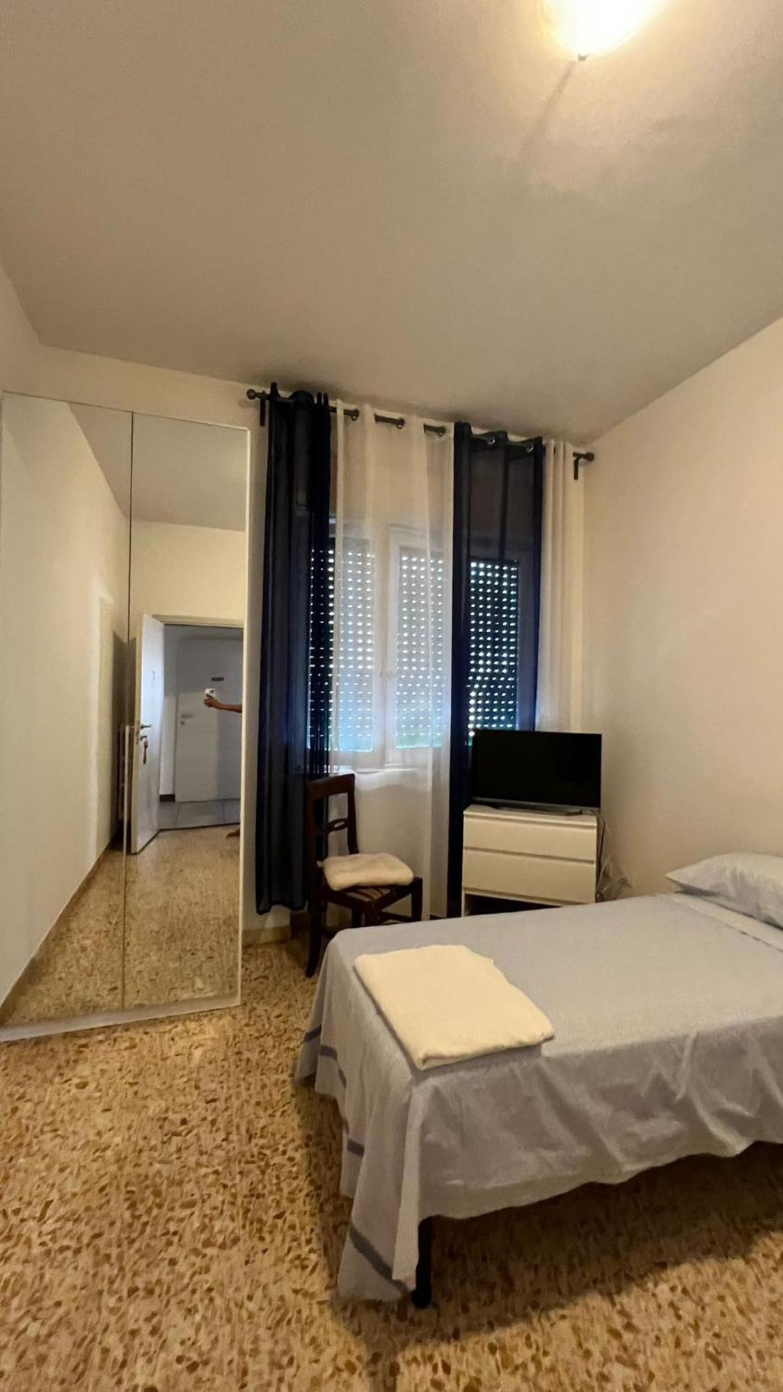 Jr-Escanio Ancona Bagian luar foto